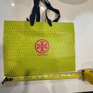 Tory Burch Vibrant 🍋‍🟩 Lime Yellow Gift Bag with Magenta Logo